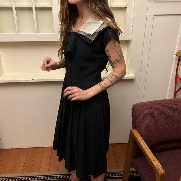 Vintage I. Magnin & Co. Black Collared Dress - Picture 3 of 3